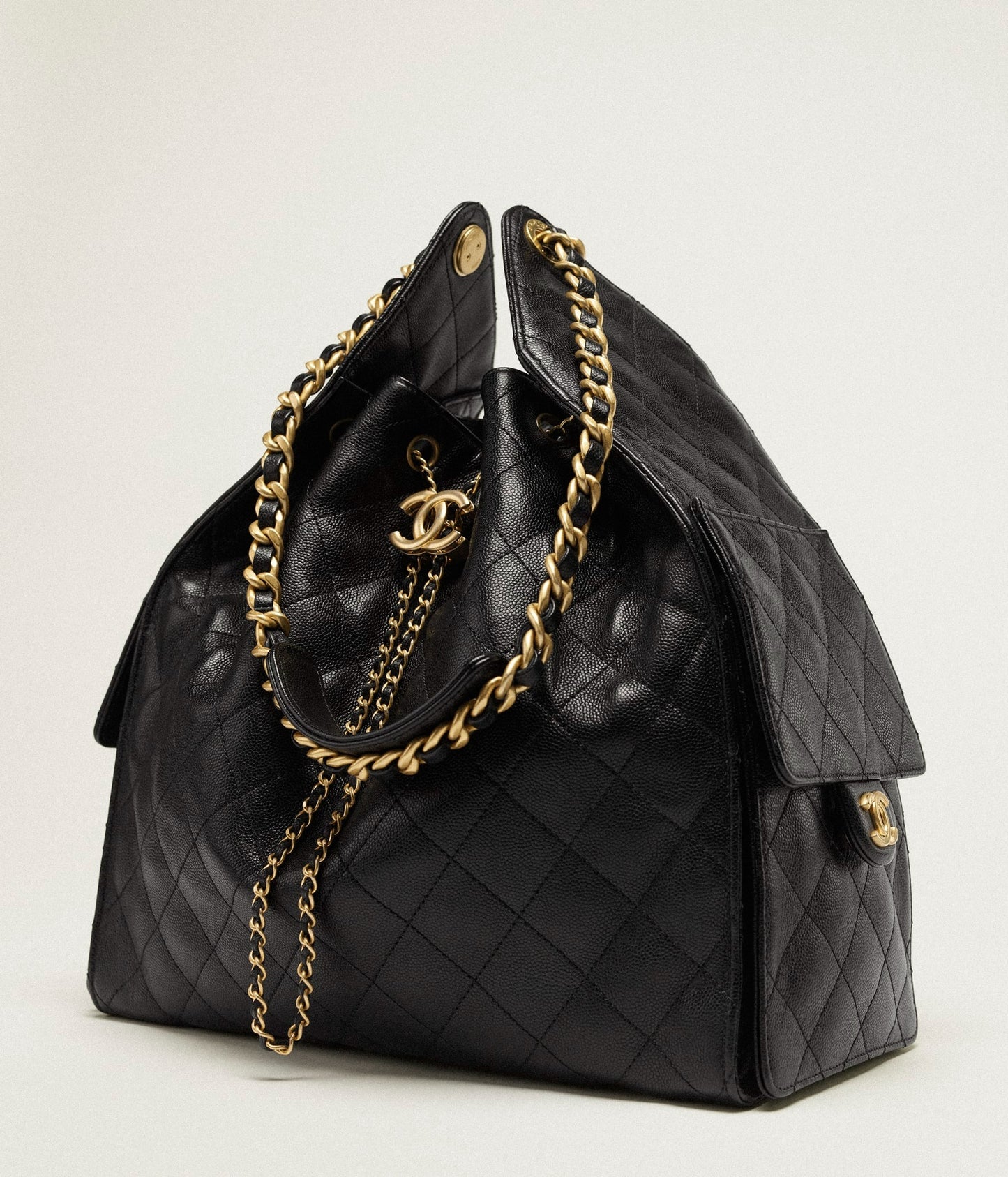 25 Grained Calfskin & Gold-Tone Metal Handbag
