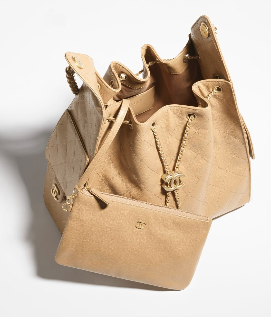 25 Grained Calfskin & Gold-Tone Metal Handbag