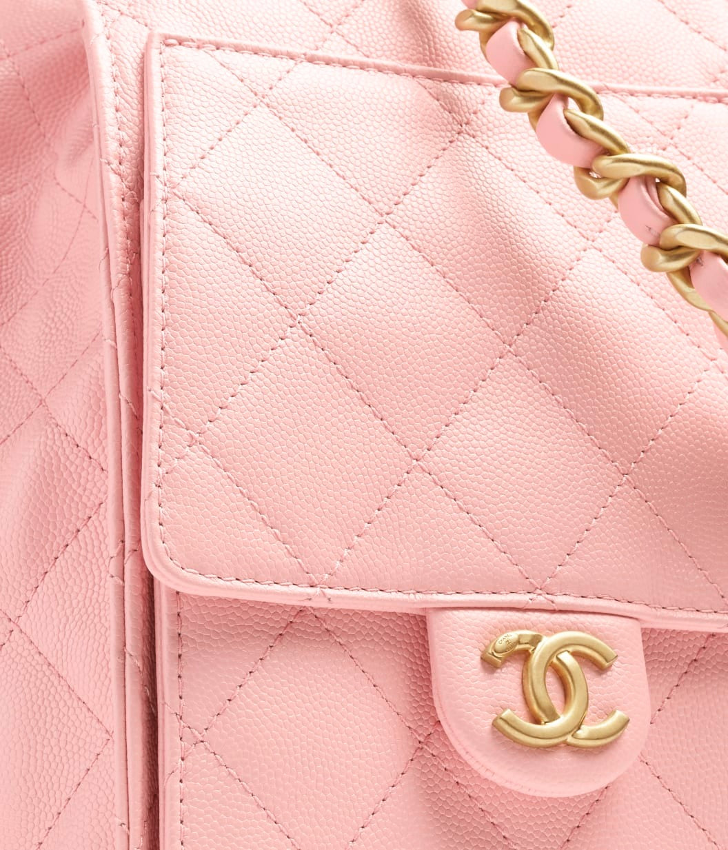 25 Grained Calfskin & Gold-Tone Metal Handbag