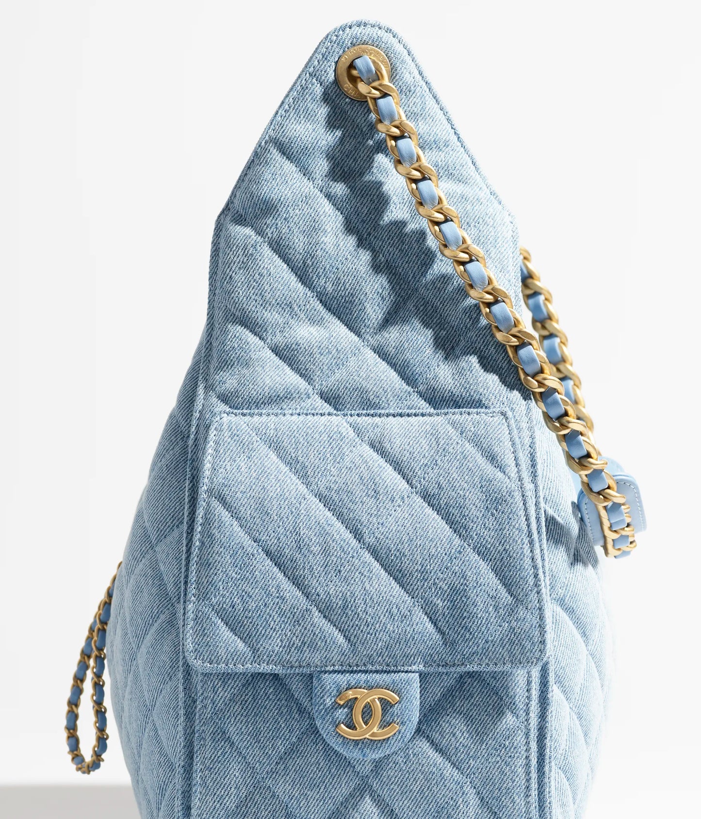 CHANEL 25 Washed Denim