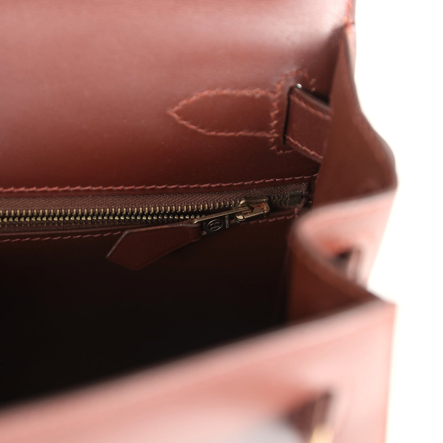 Vintage Kelly Sellier 28 Noisette Box Gold Hardware