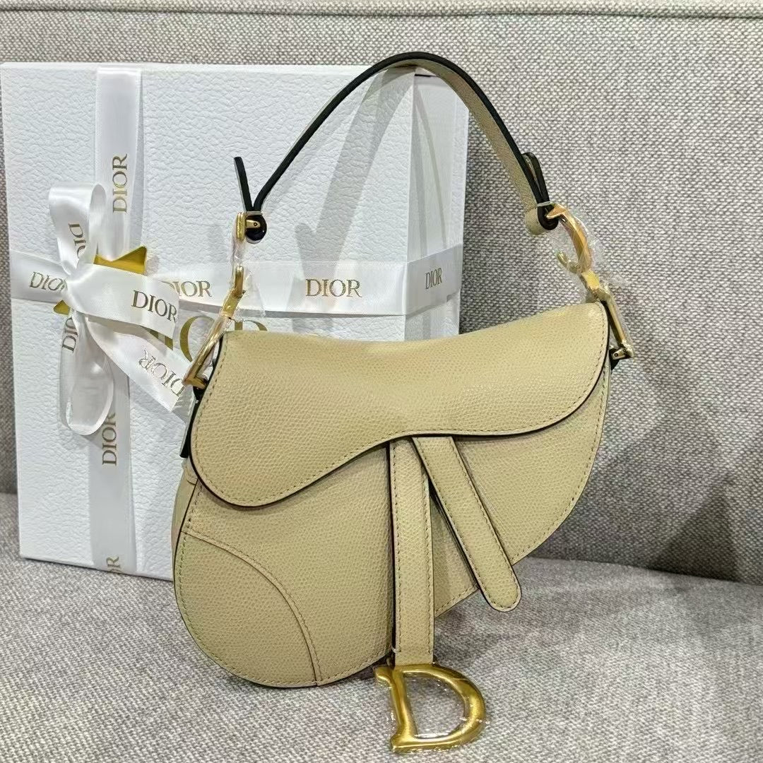 Classic Leather Saddle Bag