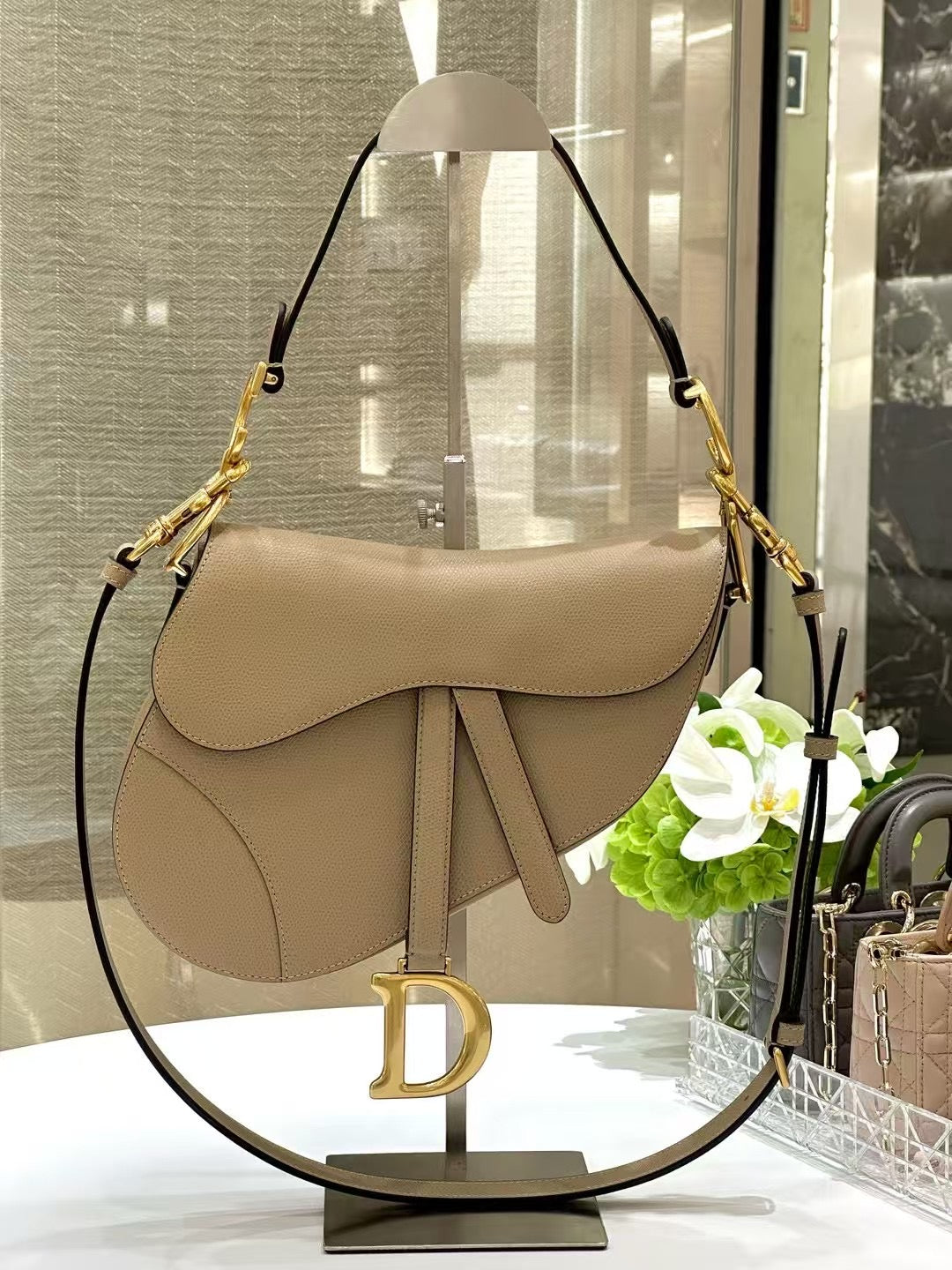Classic Leather Saddle Bag