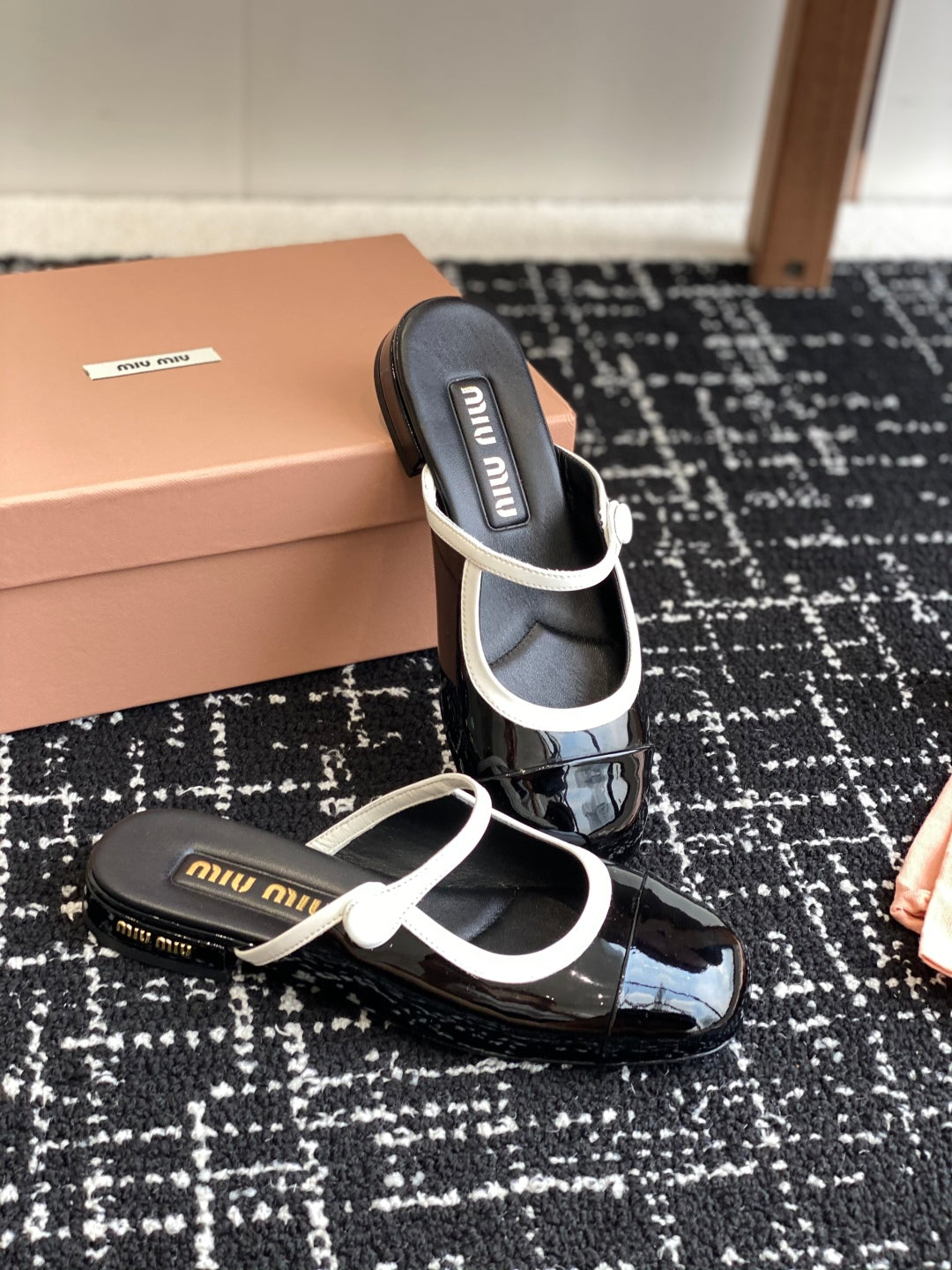 Black Sandal