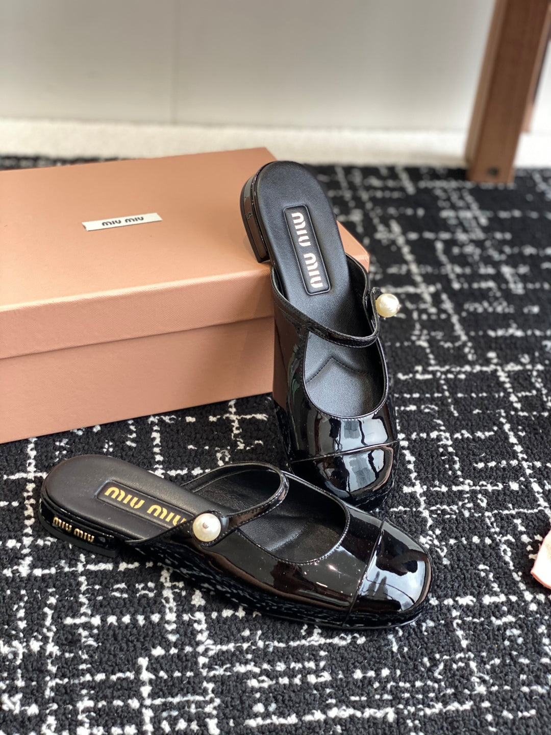 Plain black sandal