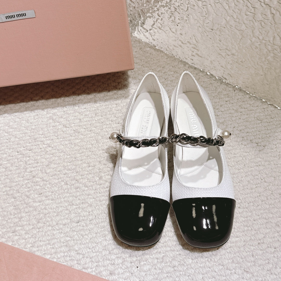 White and Black Ballerina