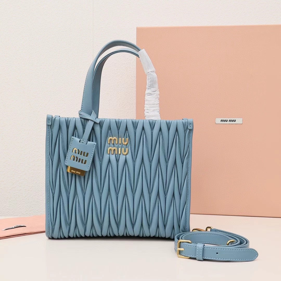 Textured Bag with Detachable Strap