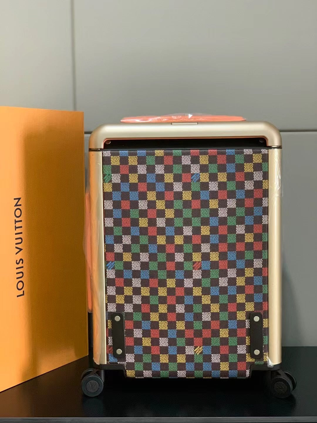 Color Grid Trolley