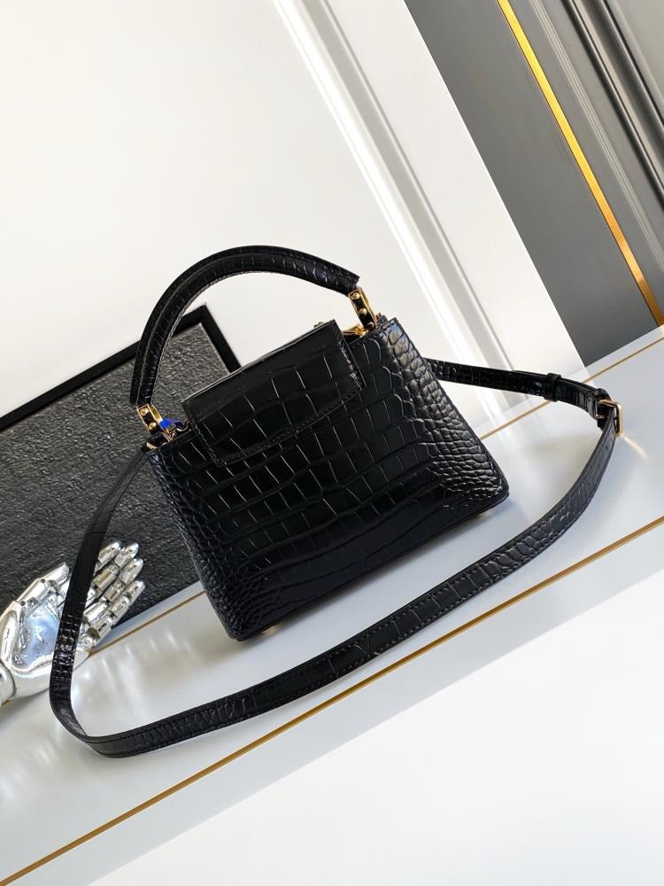 Louis Vuitton Capucines Mini