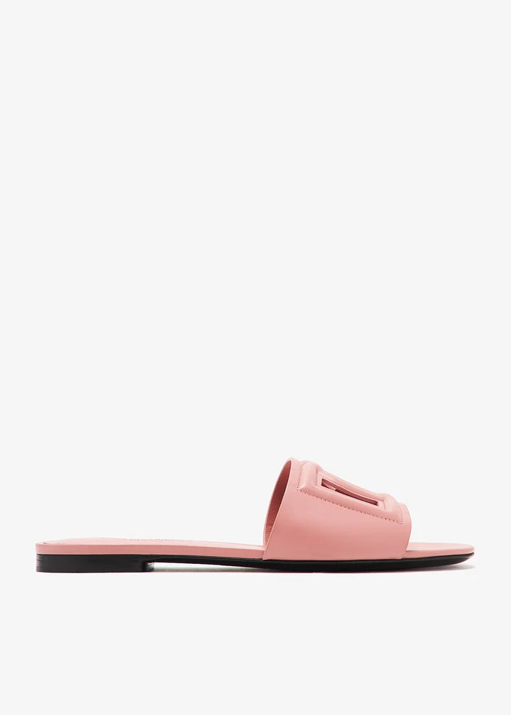 【関税&送料込み】Dolce & Gabbana Dg Logo Leather Flat San DOLCE & GABBANA DG logo flat sandals – Elegant Boutique