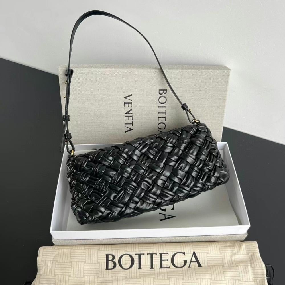 【関税&送料込】Bottega Veneta Black Leather Kalimero Cha-Ch Bottega Veneta Kalimero Cha-Cha – Elegant Boutique