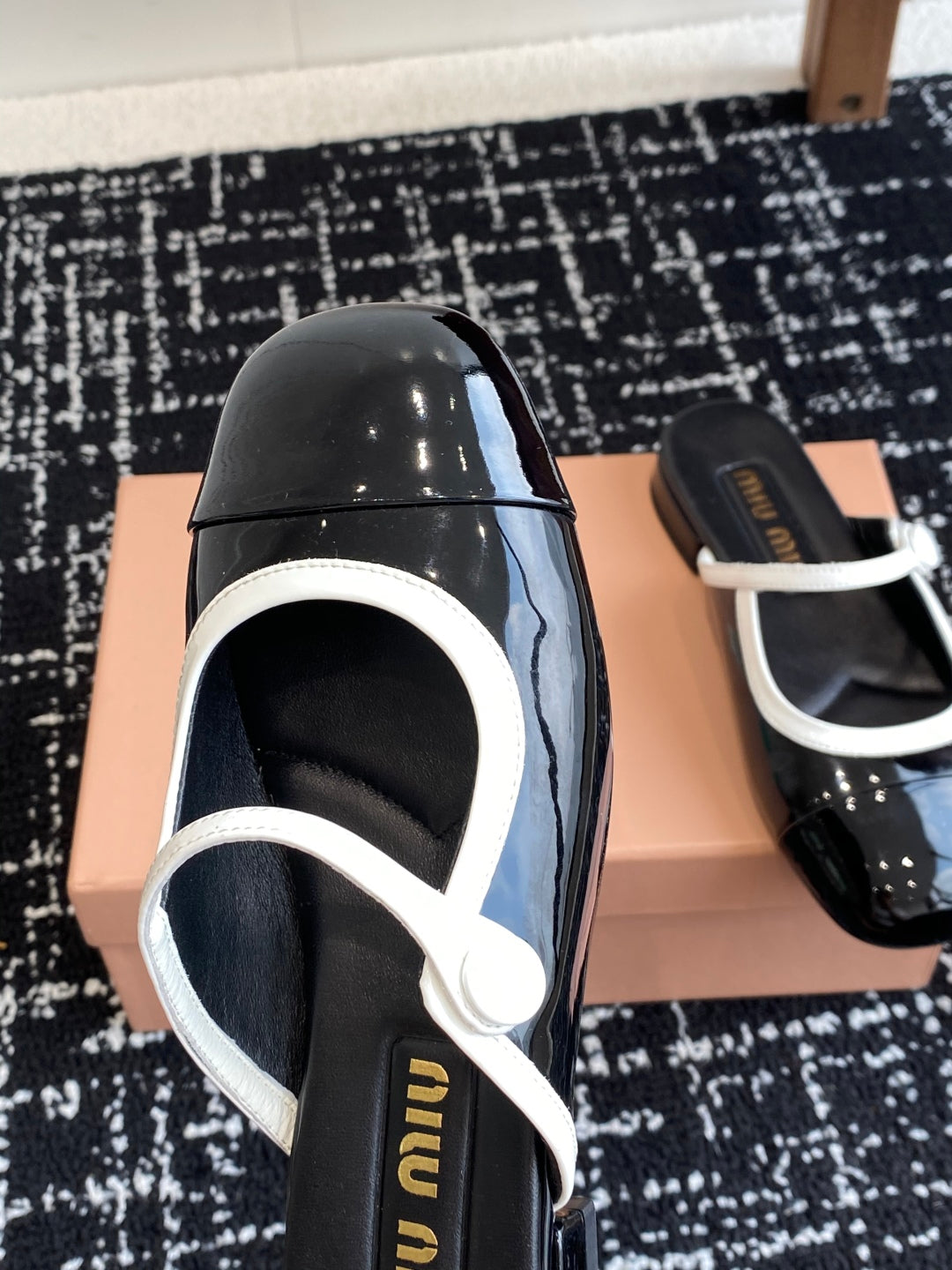 Black Sandal