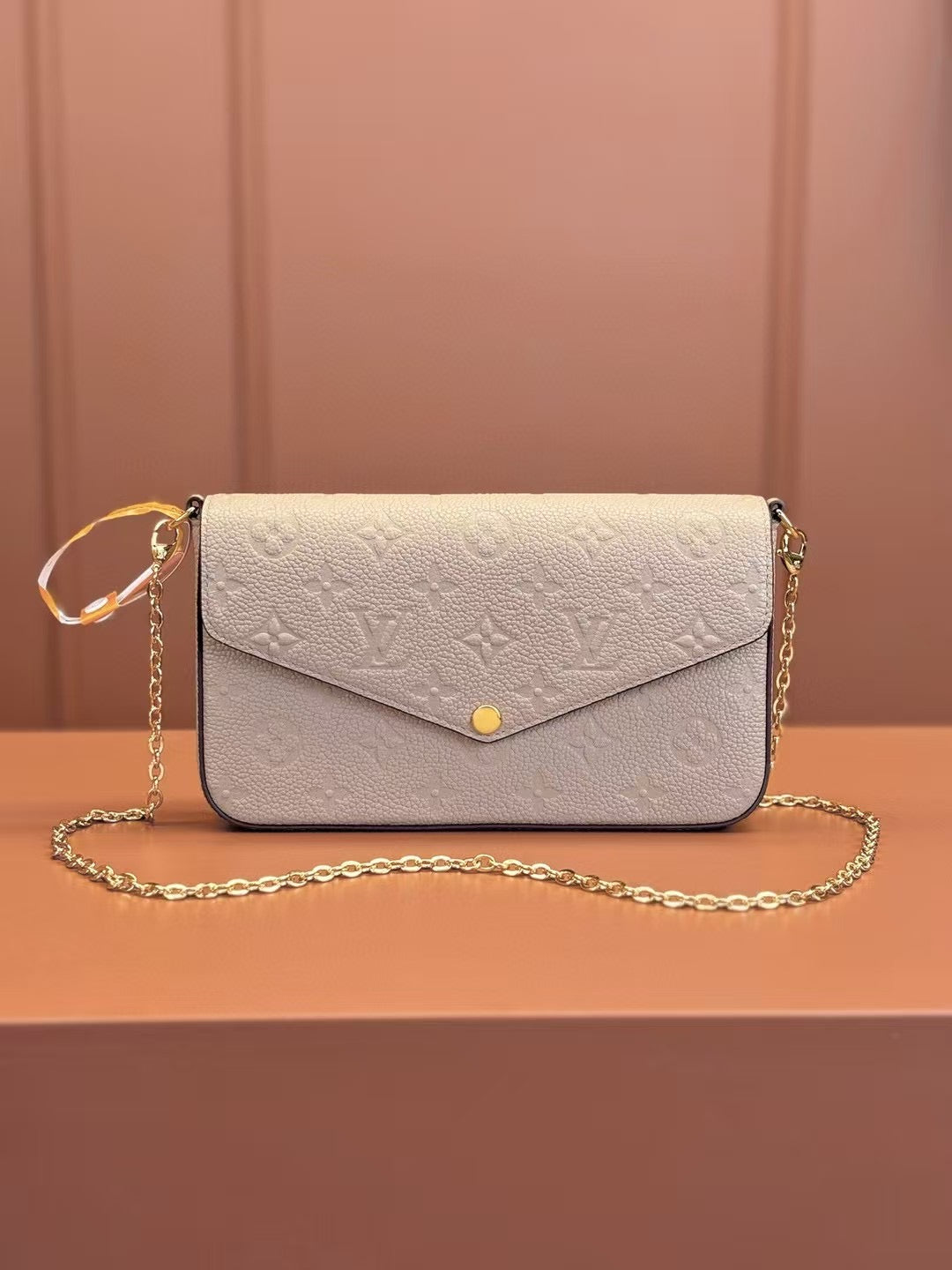 送料込【LVスニーカリーナ】モノグラムトリムロープロファイル Louis Vuitton Bags – Page 2 – Elegant Boutique