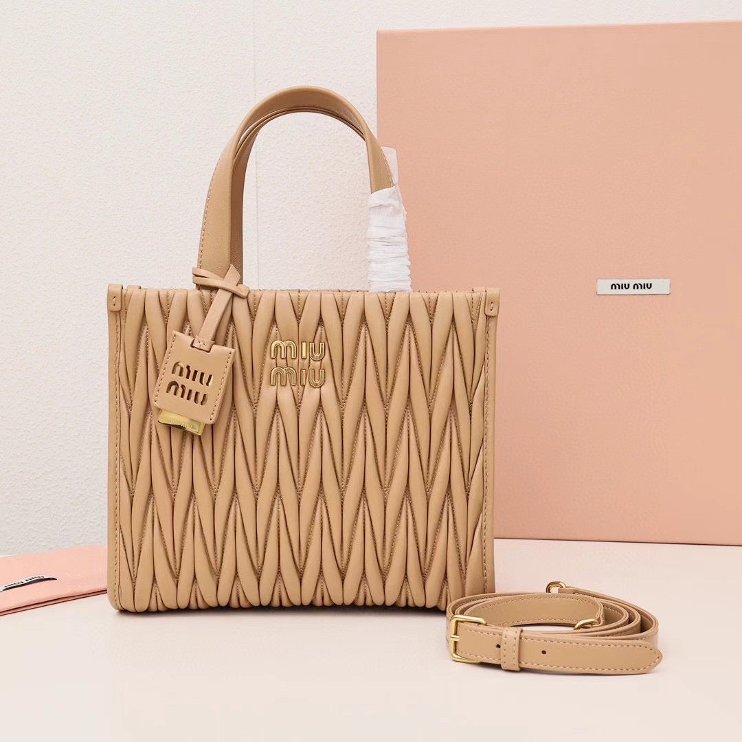 Textured Bag with Detachable Strap