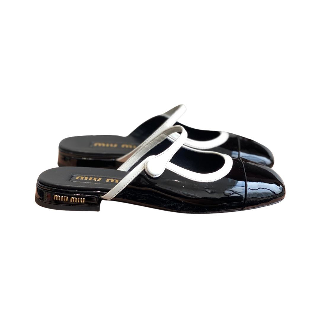 Black Sandal