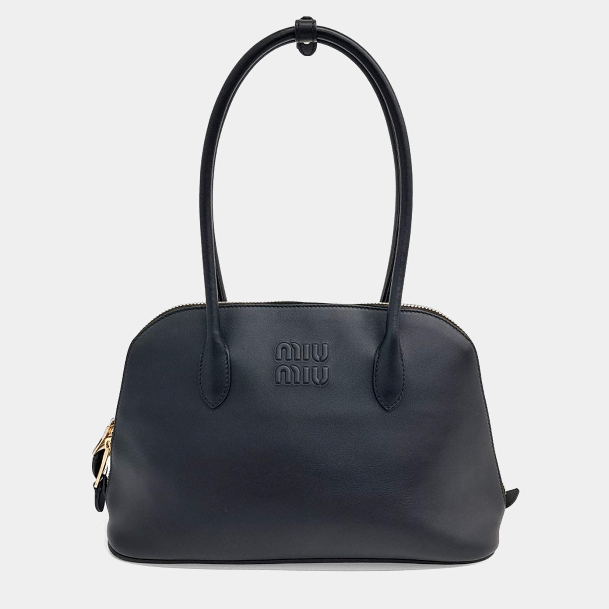 【Miu Miu 】Logo Embossed Top Handle Bag トートバッグ Miu Miu Black Leather Logo Embossed Top Handle Bag – Elegant