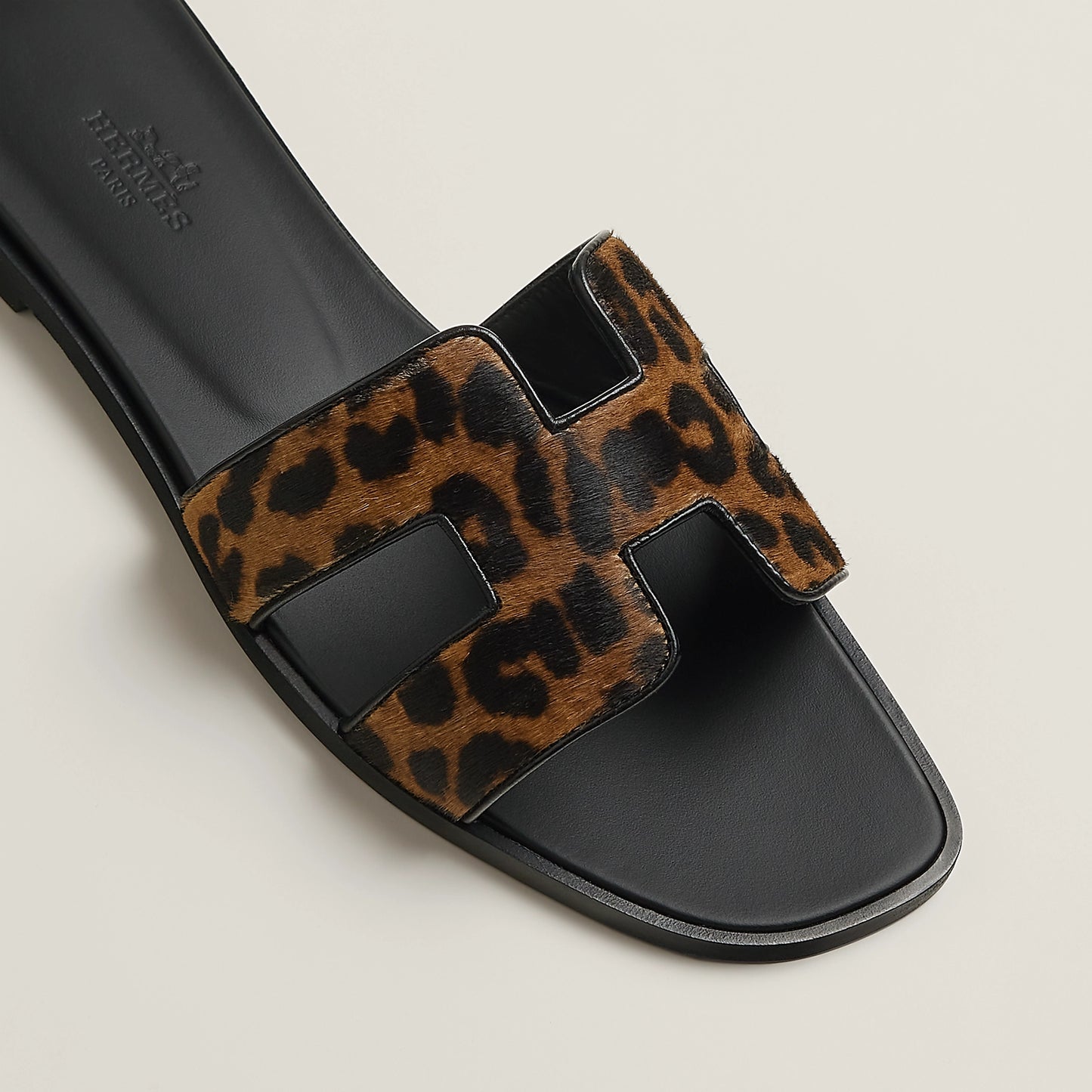 Gold/Noir Oran sandal